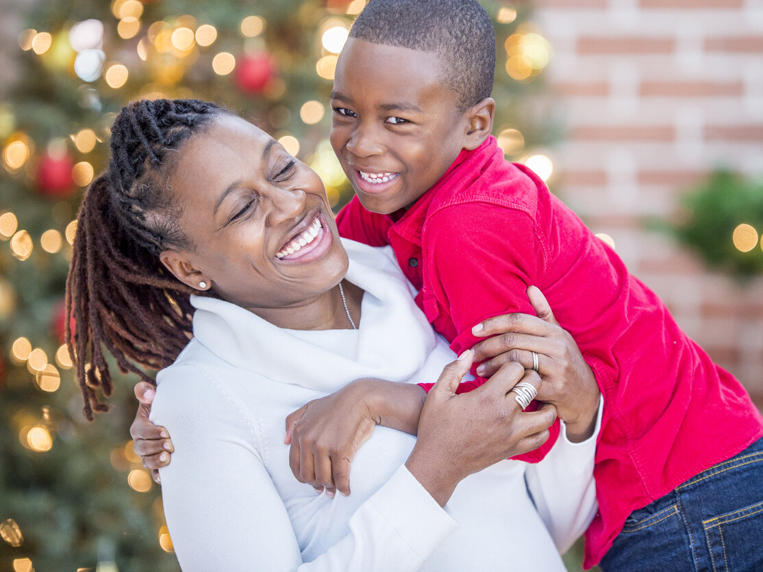 How to enjoy the holiday season as a solo mom. A guide to getting prepared and bringing joy to yourself and your children.